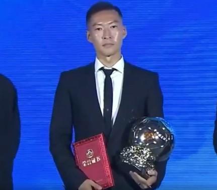 球速体育-吴曦：我希望年轻球员20岁就能爆发；不断前插助攻是我的风格