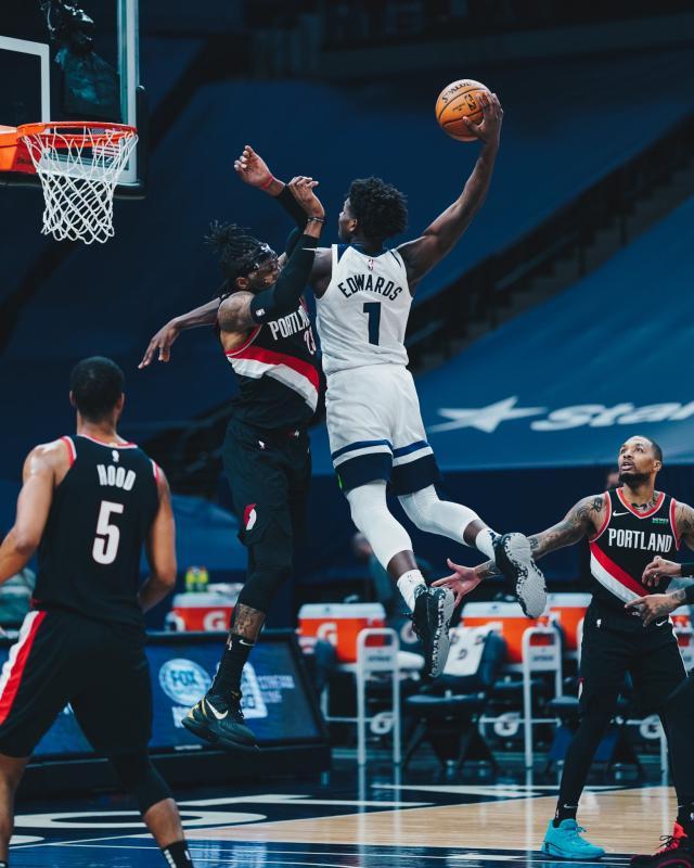 球速中国官网-爱德华兹渐入佳境离不开唐斯,两位状元内心已相连